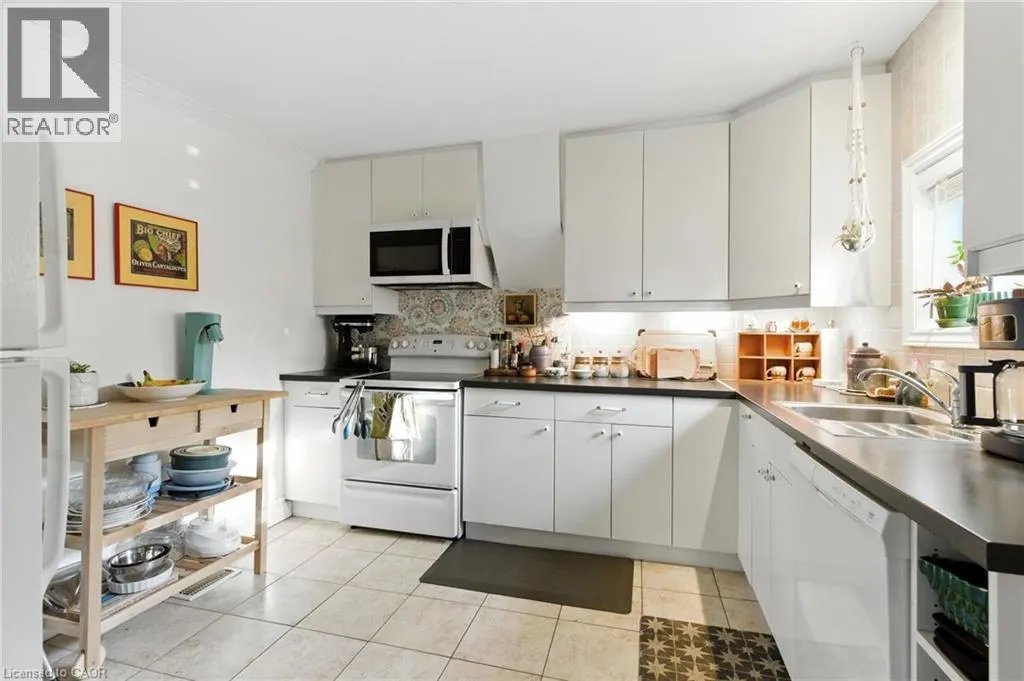 346 HUNTER Street W