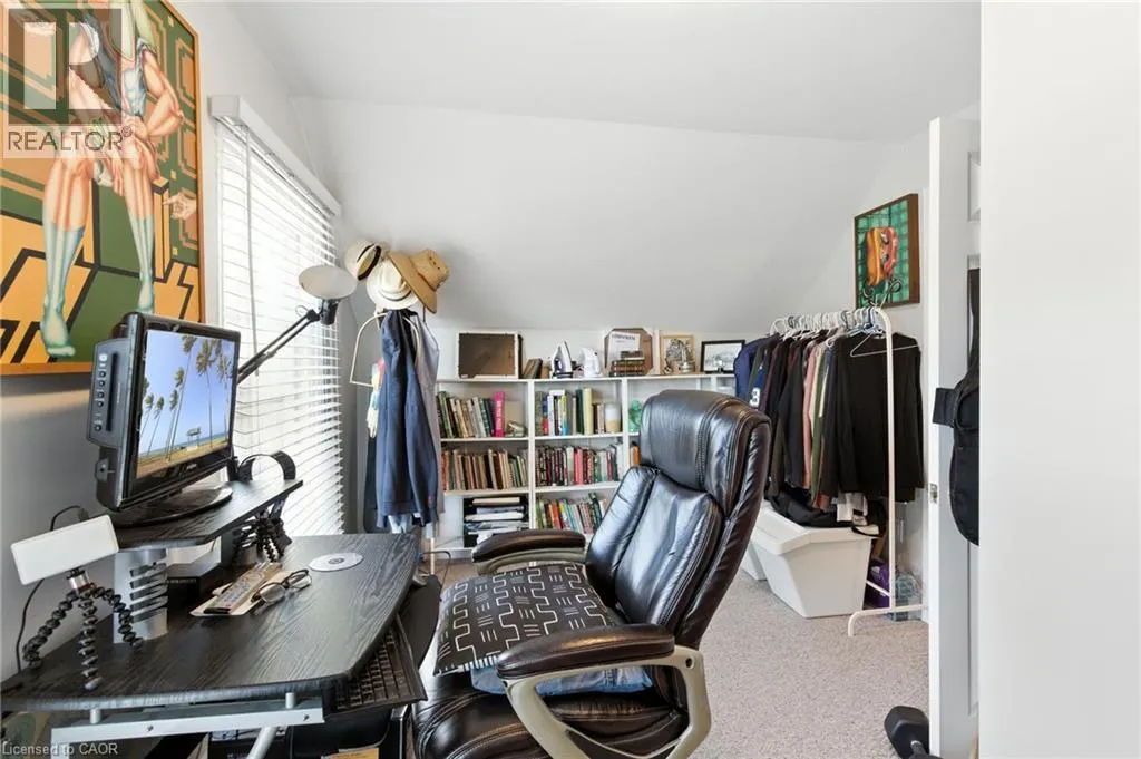 346 HUNTER Street W