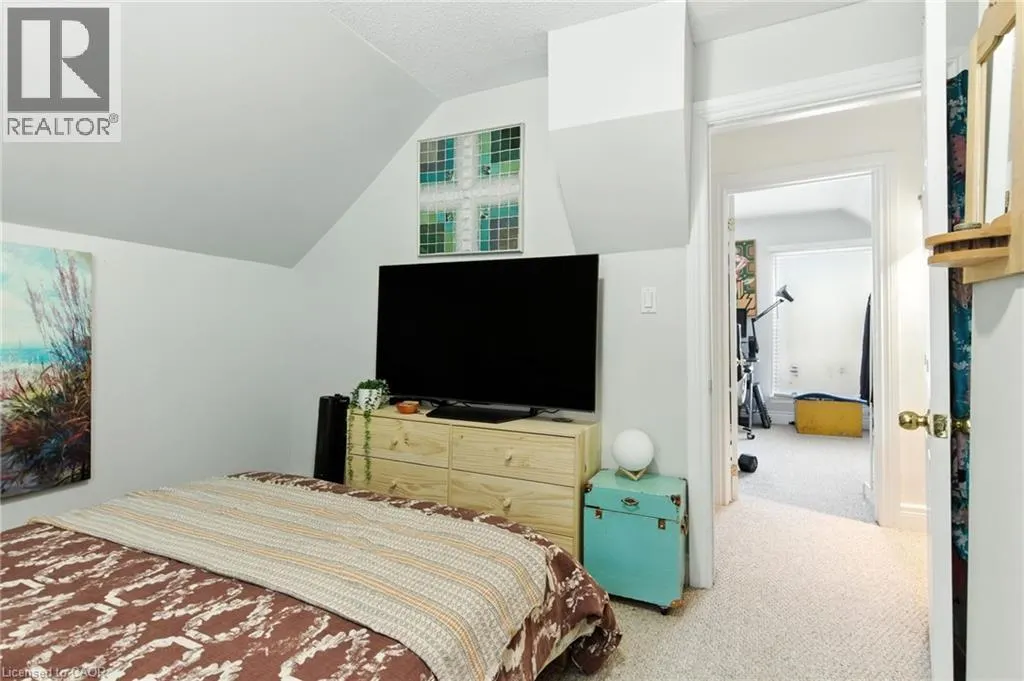 346 HUNTER Street W