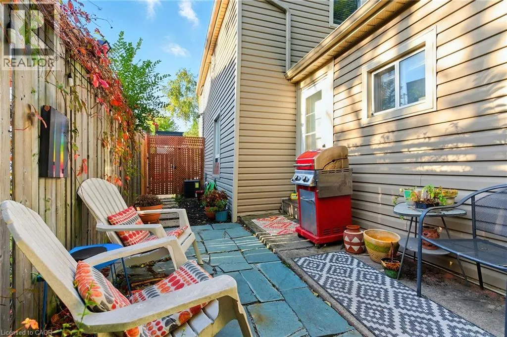 346 HUNTER Street W