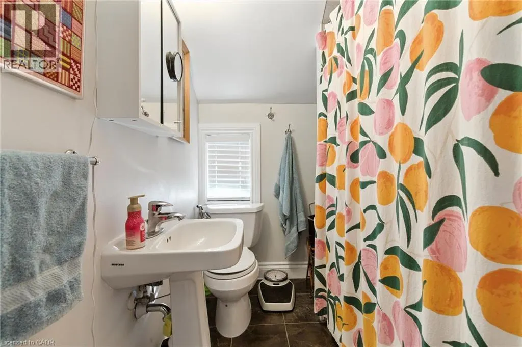 346 HUNTER Street W