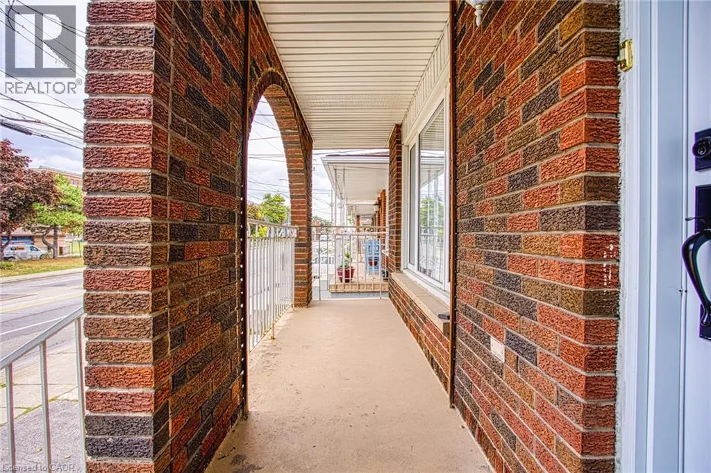 488 BARTON Street E