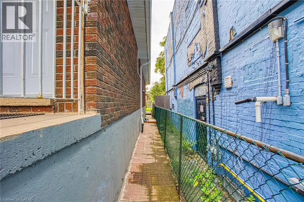 488 BARTON Street E