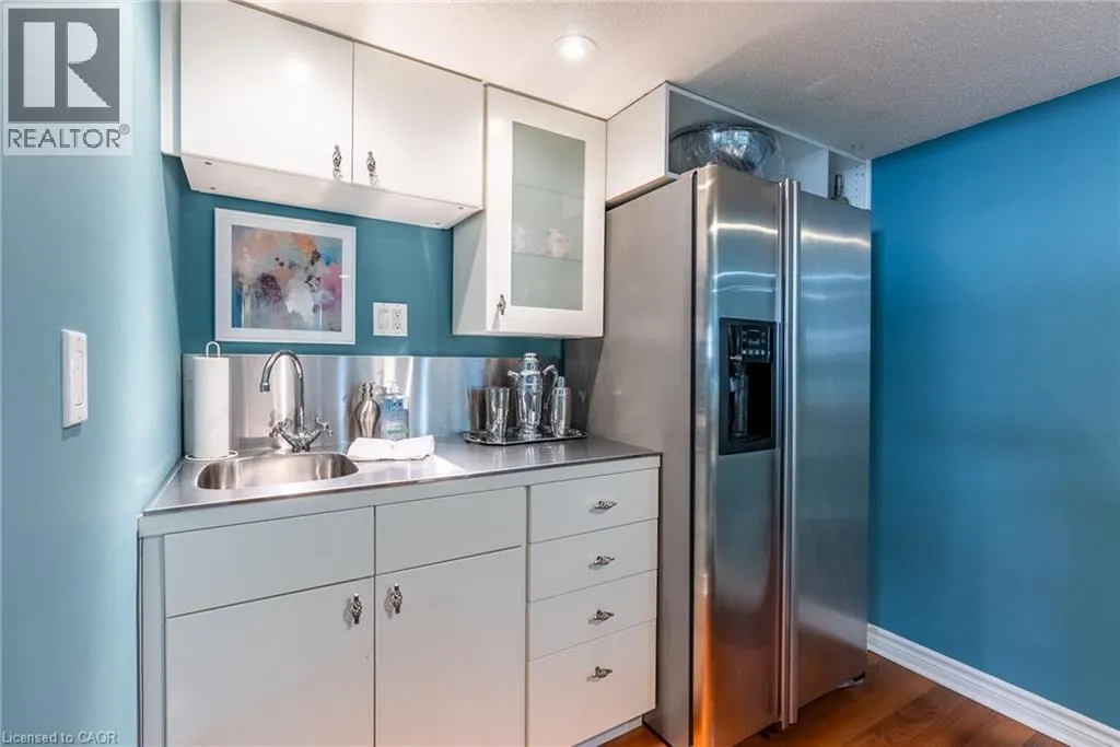 1508 UPPER MIDDLE Road Unit# 6, #6