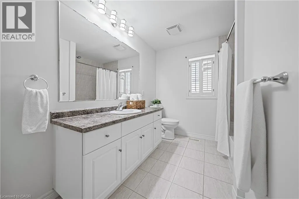 917 FUNG Place