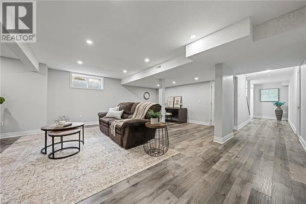 917 FUNG Place