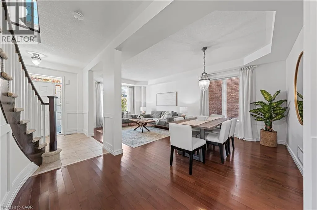 917 FUNG Place