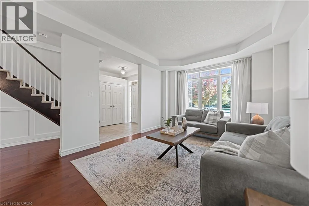917 FUNG Place