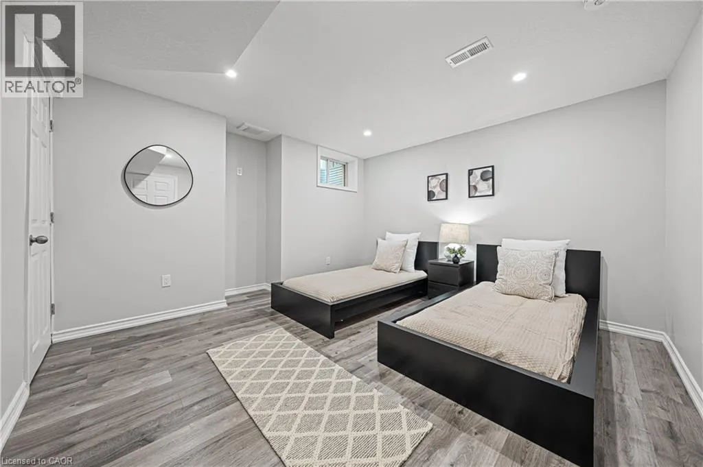 917 FUNG Place