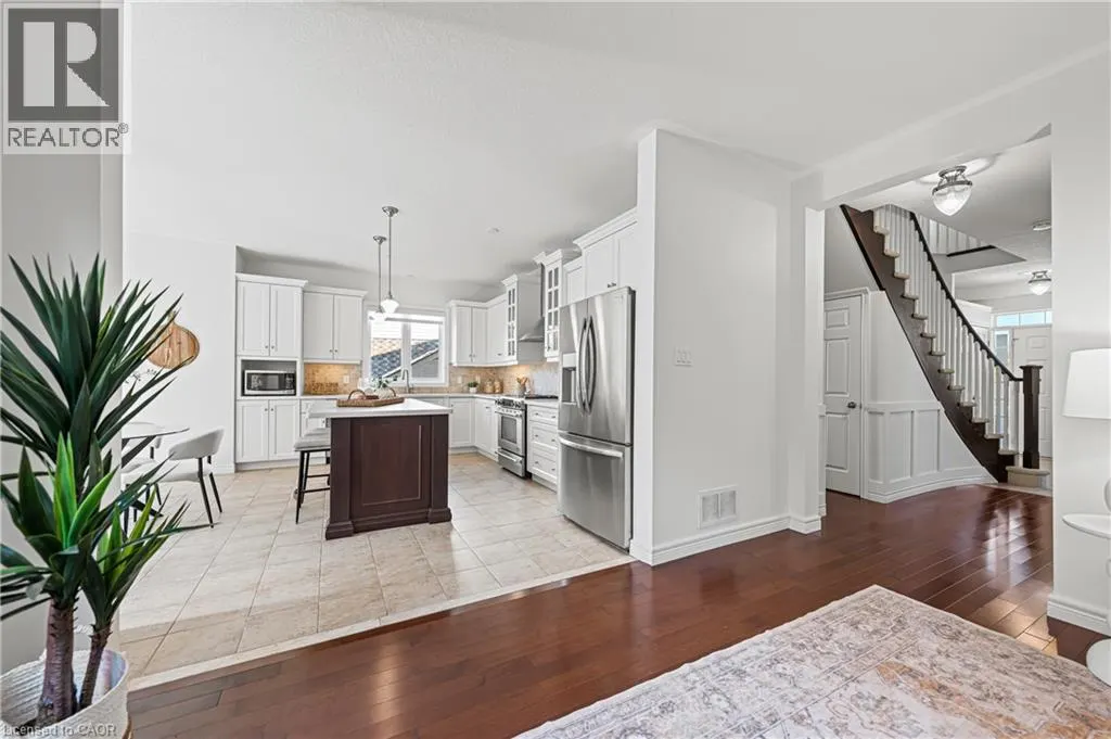 917 FUNG Place
