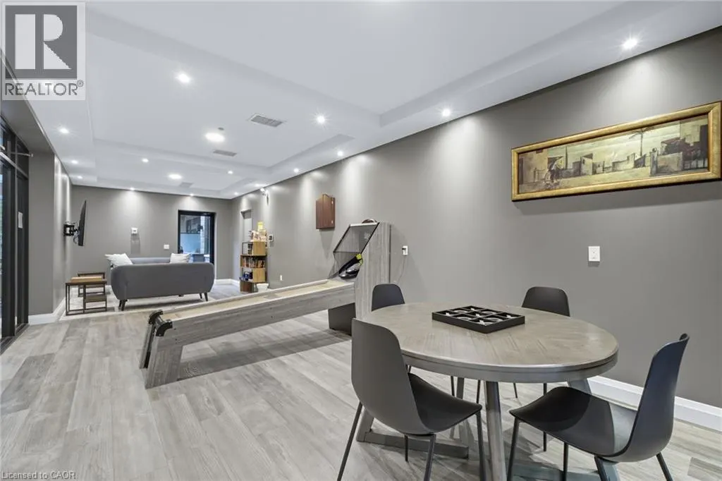 1 REDFERN Avenue Unit# 426, #426