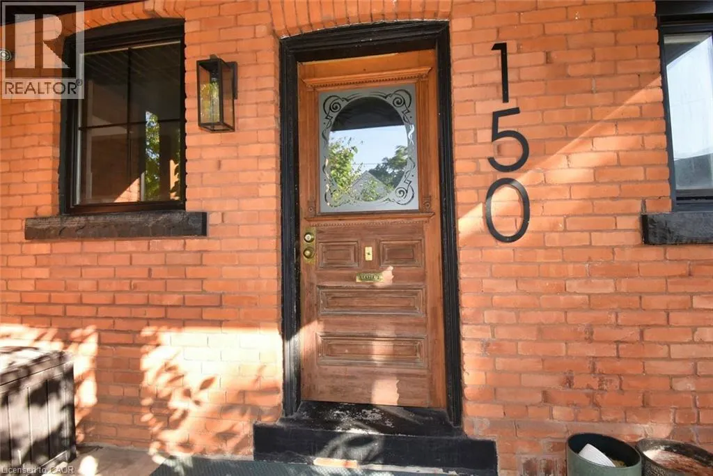 150 VICTORIA Avenue N