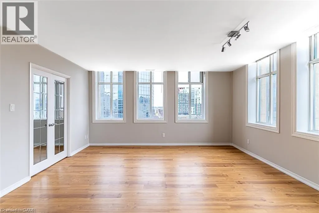36 JAMES Street S Unit# 1002, #1002