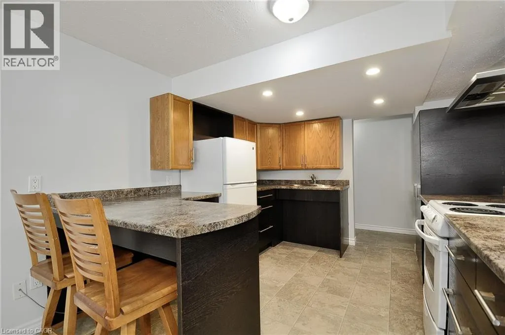 1029 VALENTINE Drive Unit# B, #B