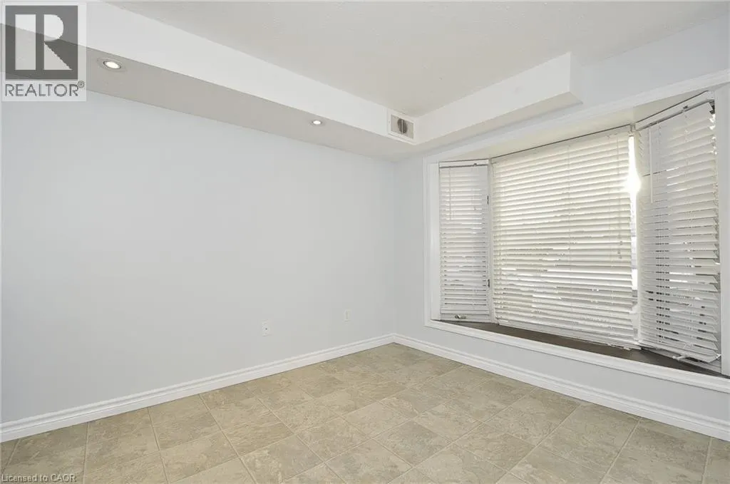 1029 VALENTINE Drive Unit# B, #B