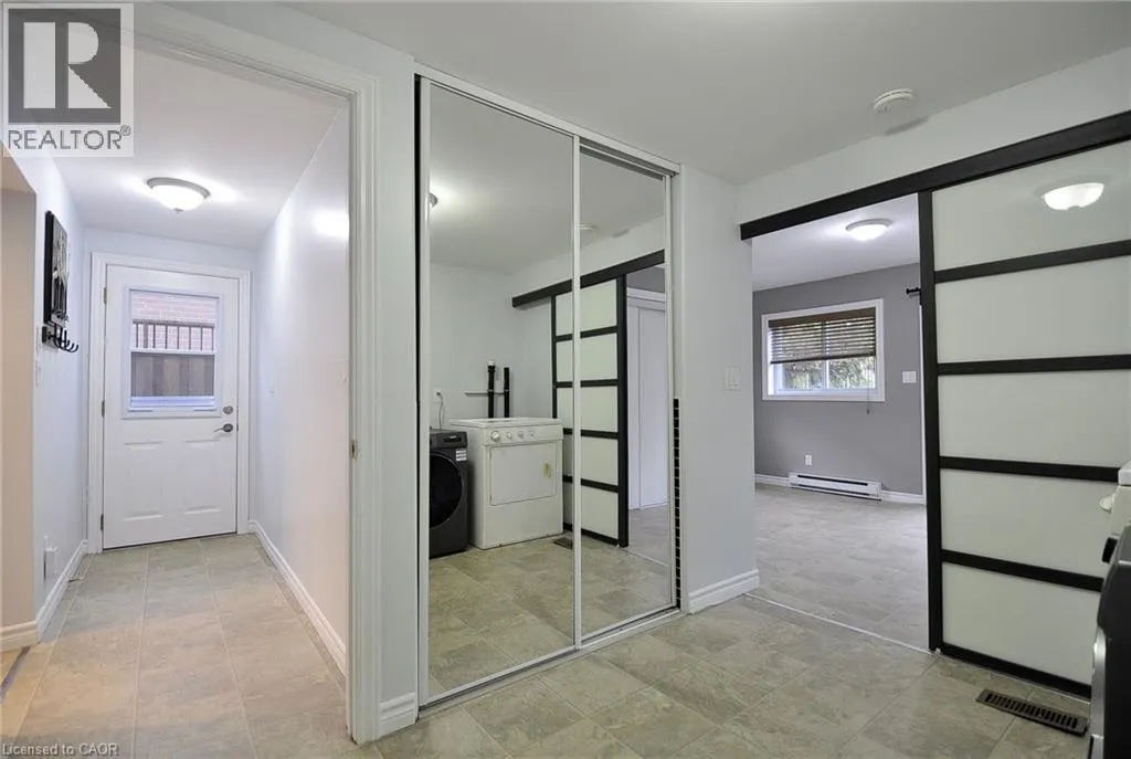 1029 VALENTINE Drive Unit# B, #B