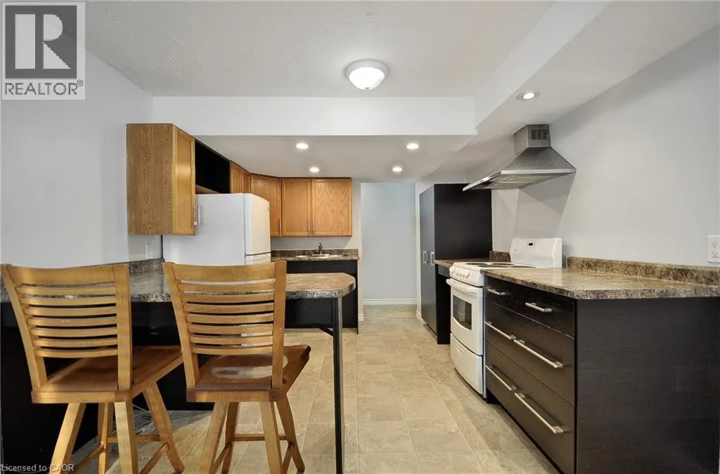 1029 VALENTINE Drive Unit# B, #B