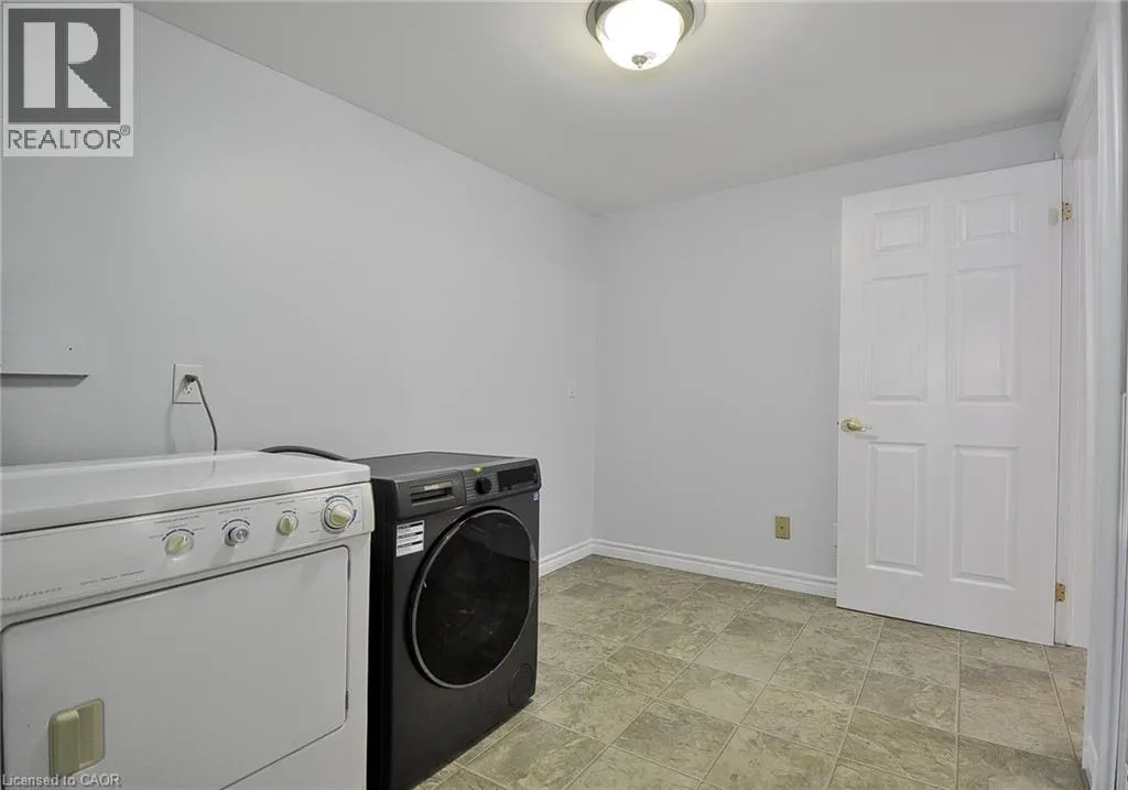 1029 VALENTINE Drive Unit# B, #B