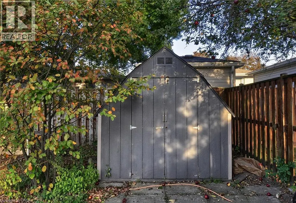 1029 VALENTINE Drive Unit# B, #B