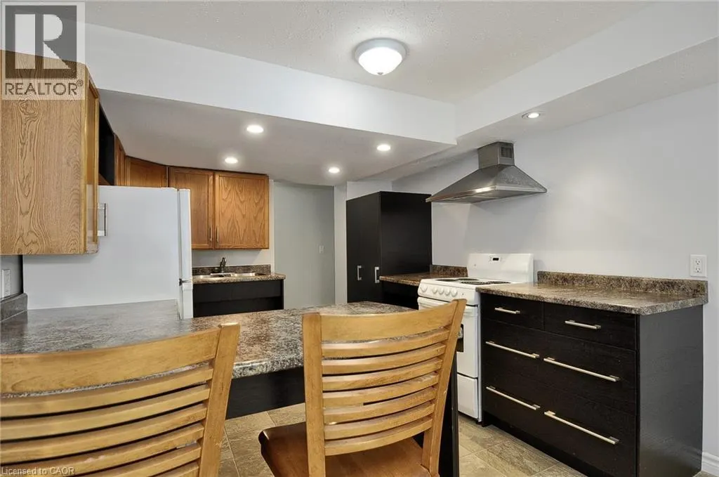 1029 VALENTINE Drive Unit# B, #B