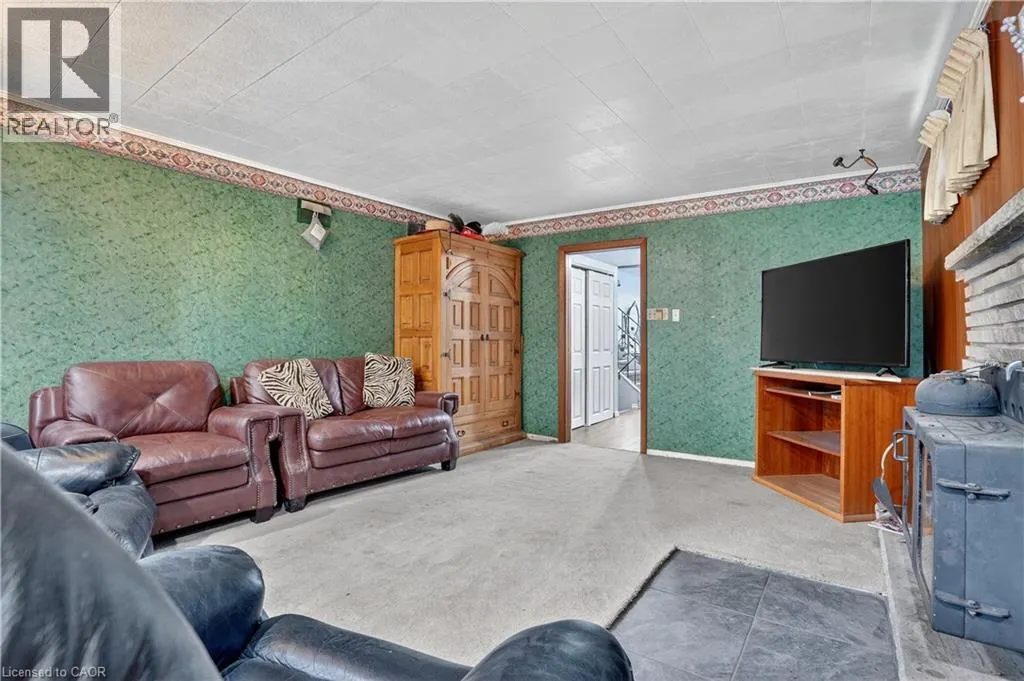 13 ROOSEVELT Avenue