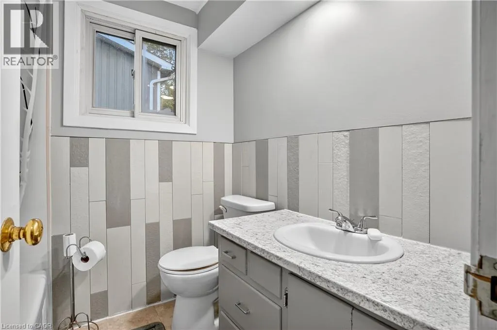 13 ROOSEVELT Avenue