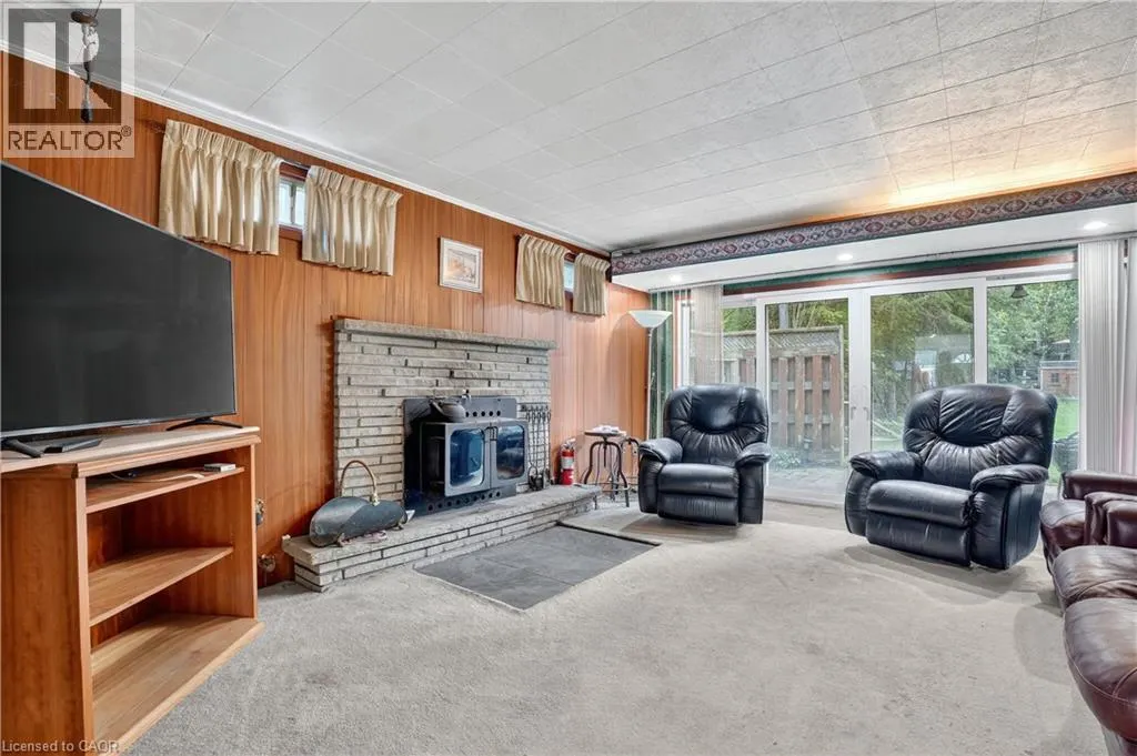 13 ROOSEVELT Avenue