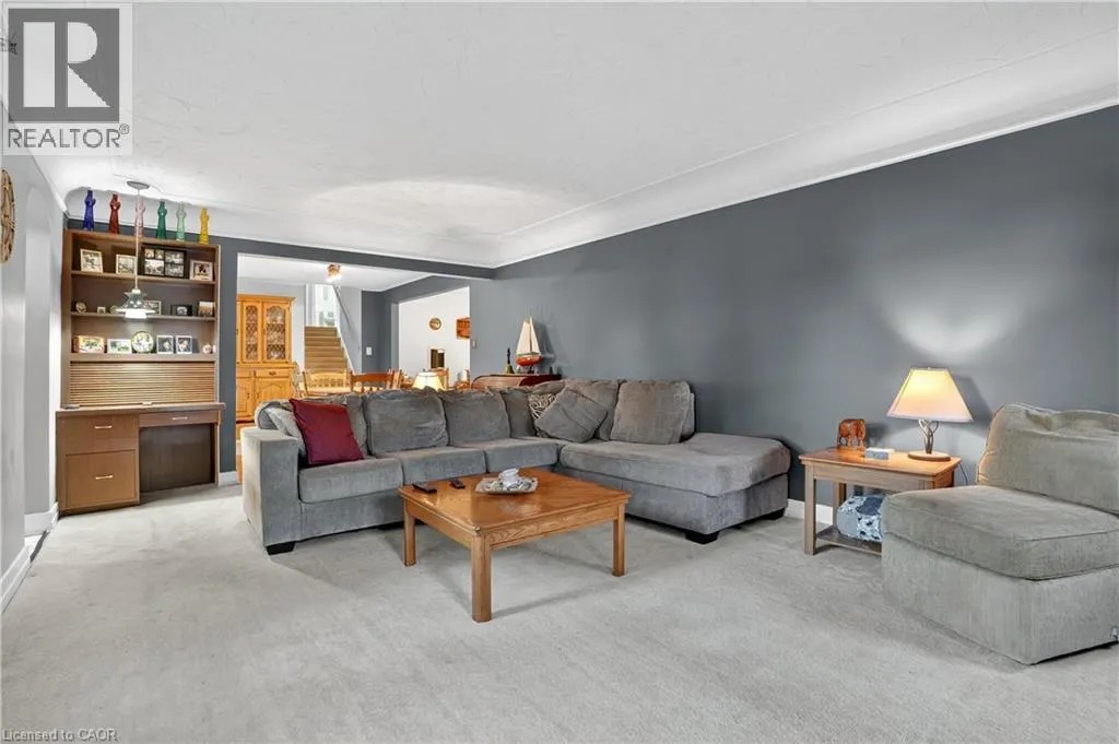 13 ROOSEVELT Avenue