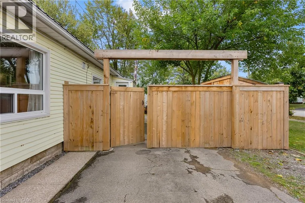 176 IDYLEWYLDE Street