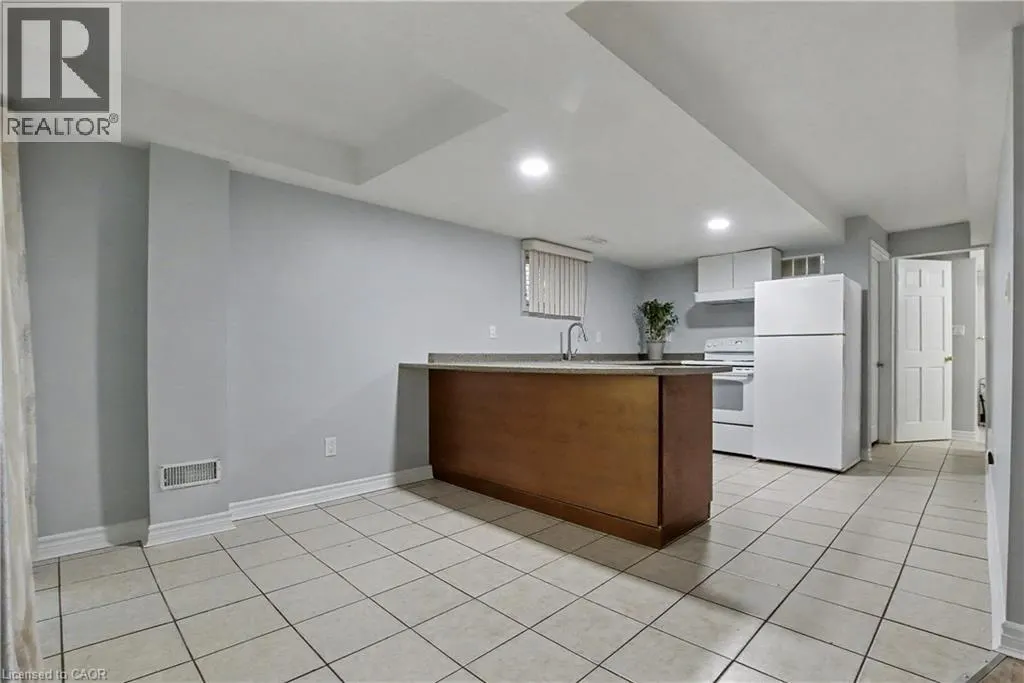 180 LENA Crescent