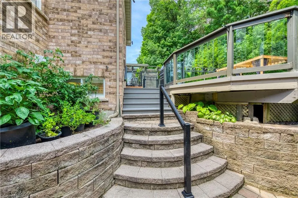 16 SWEETMAN Drive