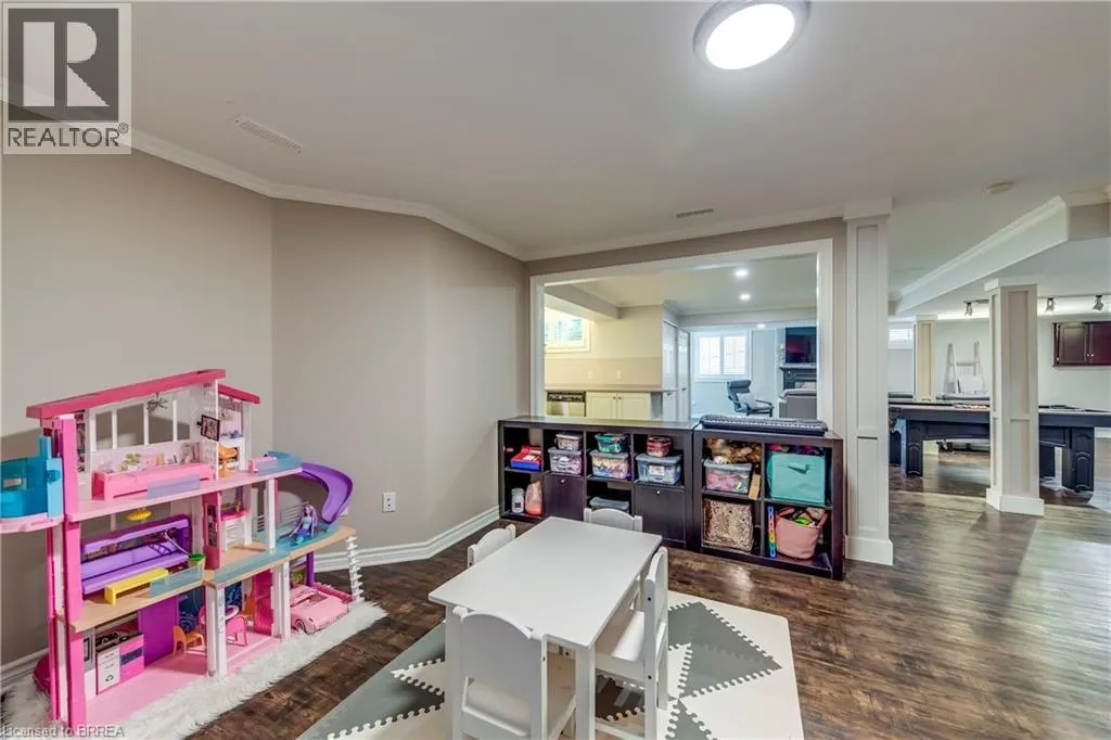 16 SWEETMAN Drive