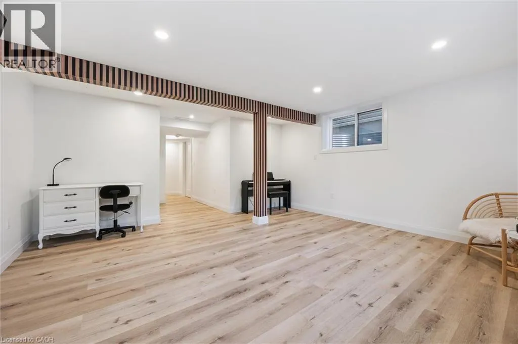 25 SANDYBAY Avenue