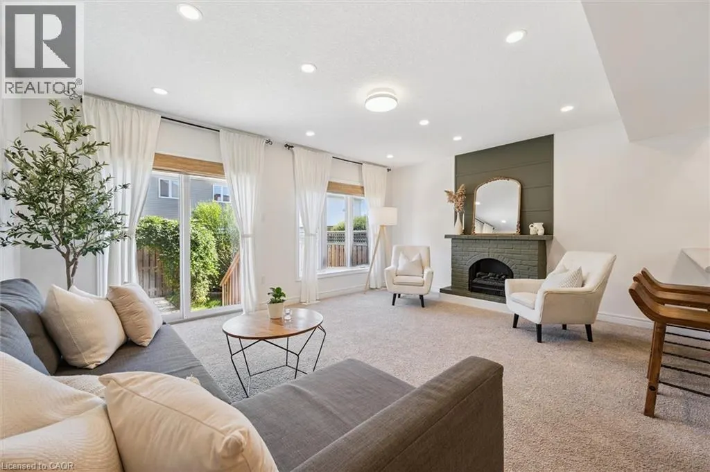 25 SANDYBAY Avenue