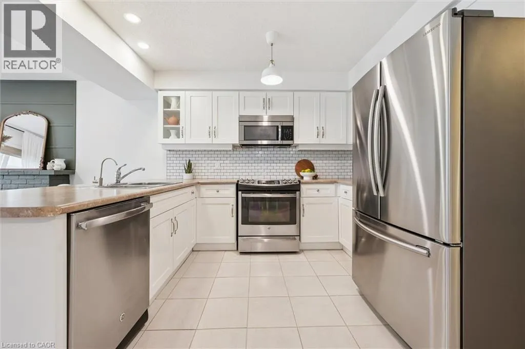 25 SANDYBAY Avenue