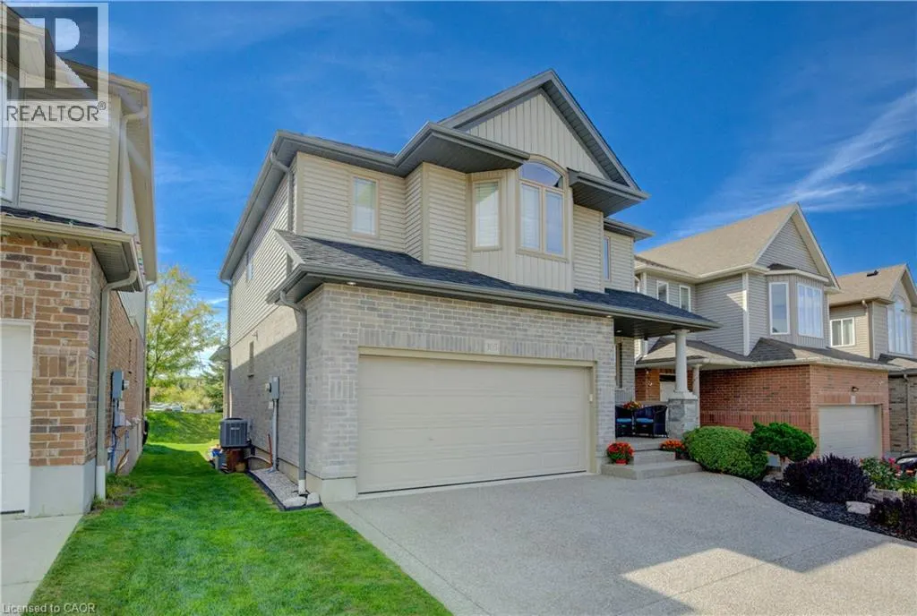 305 THORNHILL Place
