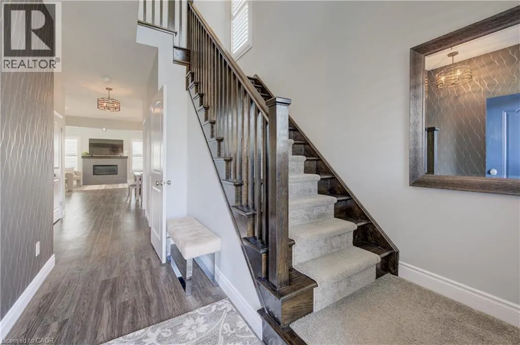 305 THORNHILL Place