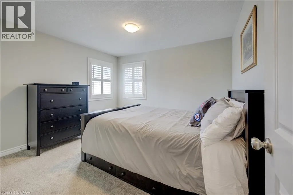 305 THORNHILL Place