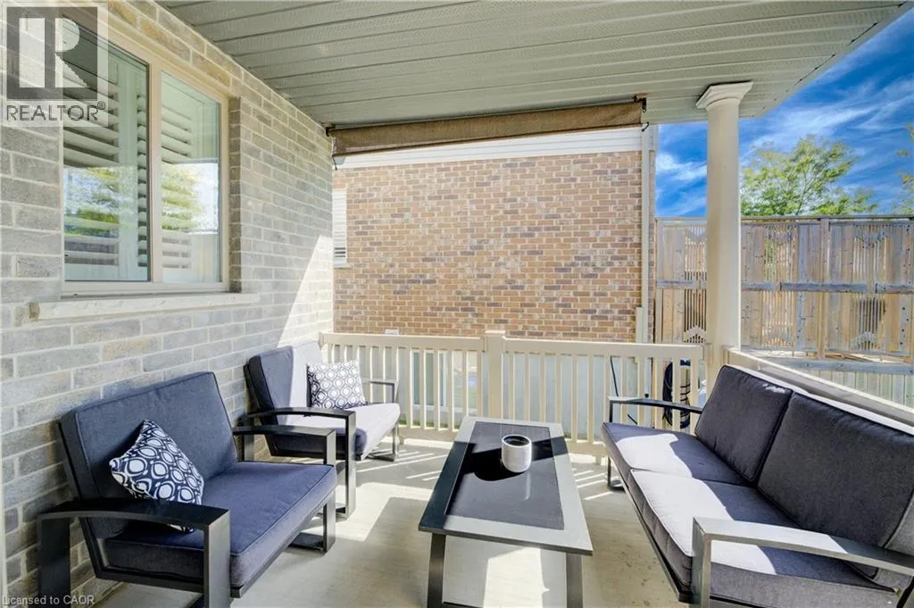 305 THORNHILL Place