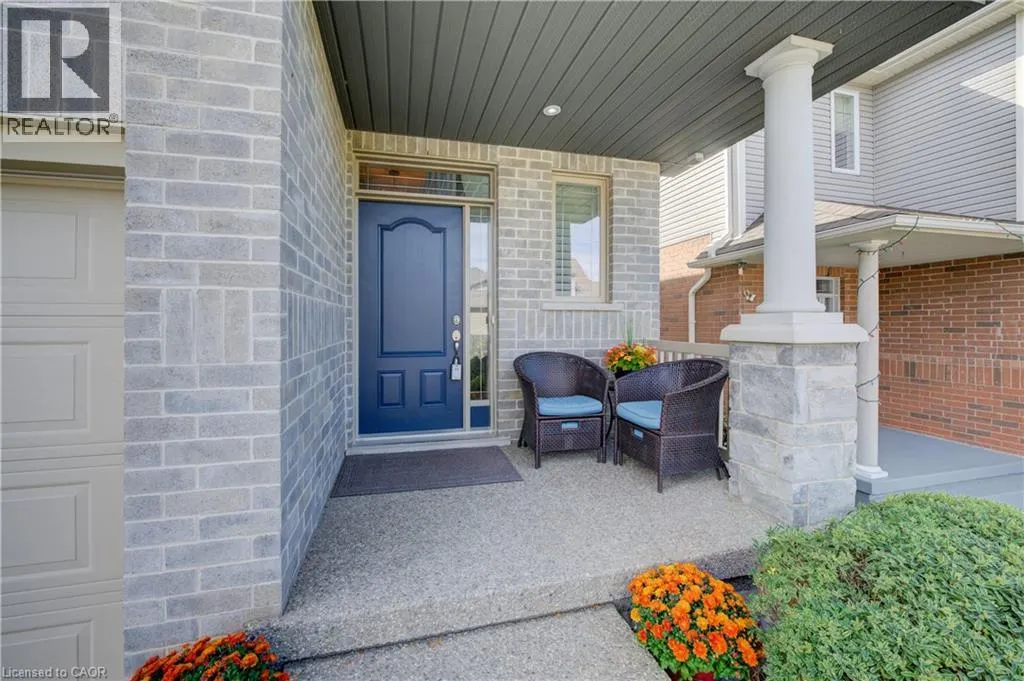 305 THORNHILL Place