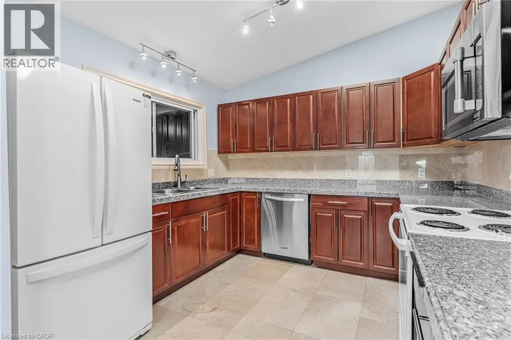 6122 MAYFAIR Drive