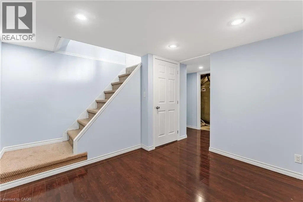 6122 MAYFAIR Drive