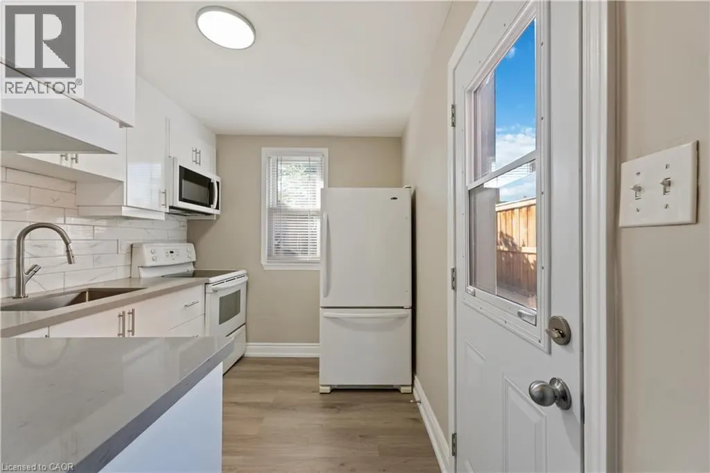187 BARTON Street W