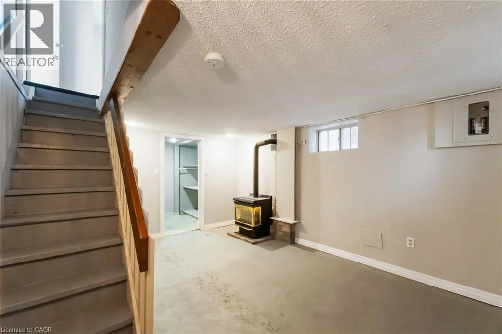 187 BARTON Street W
