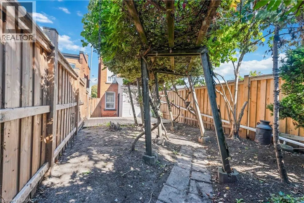 187 BARTON Street W