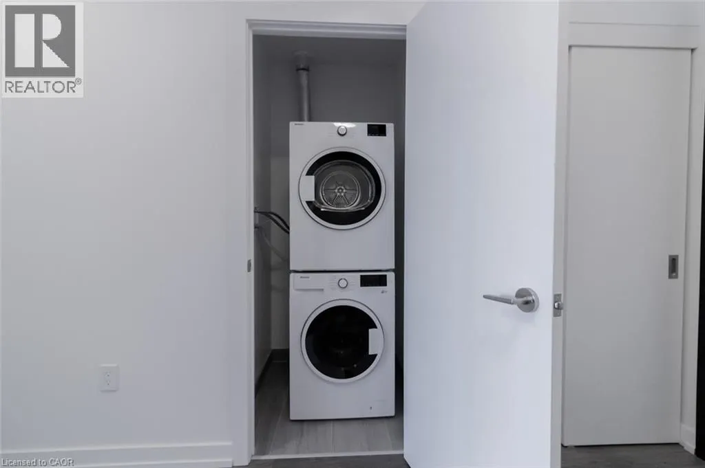 15 WELLINGTON Street S Unit# 511, #511