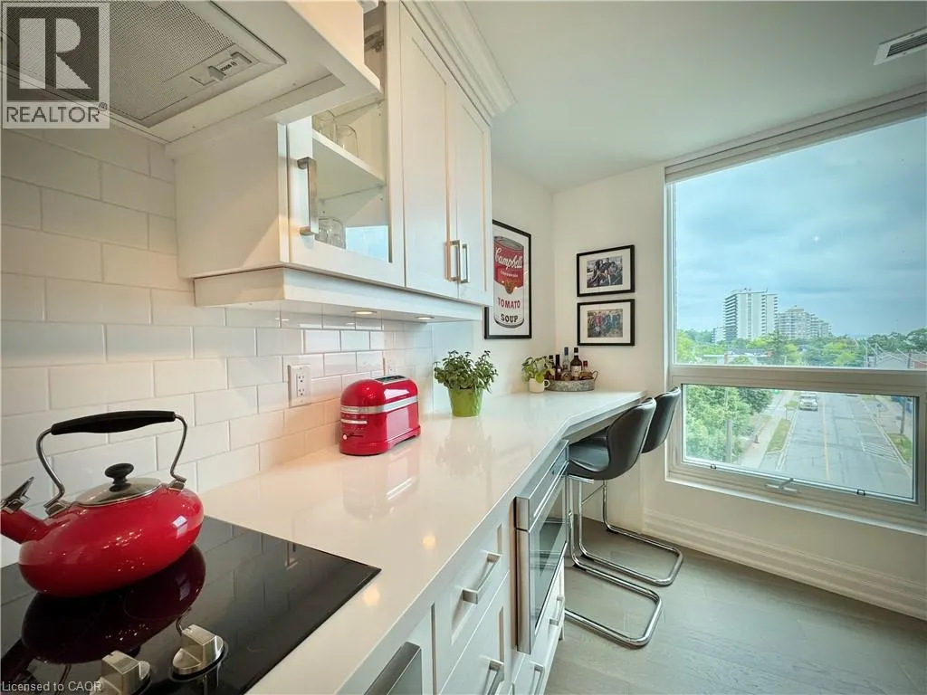 2060 LAKESHORE Road Unit# 405, #405