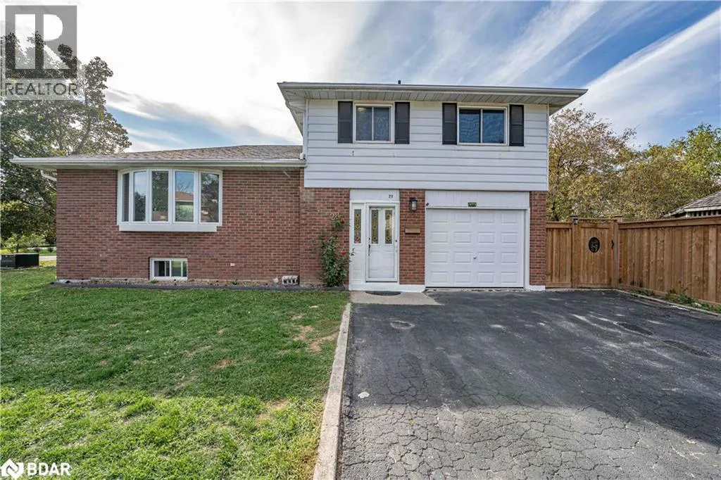 28 GIBBARD Crescent