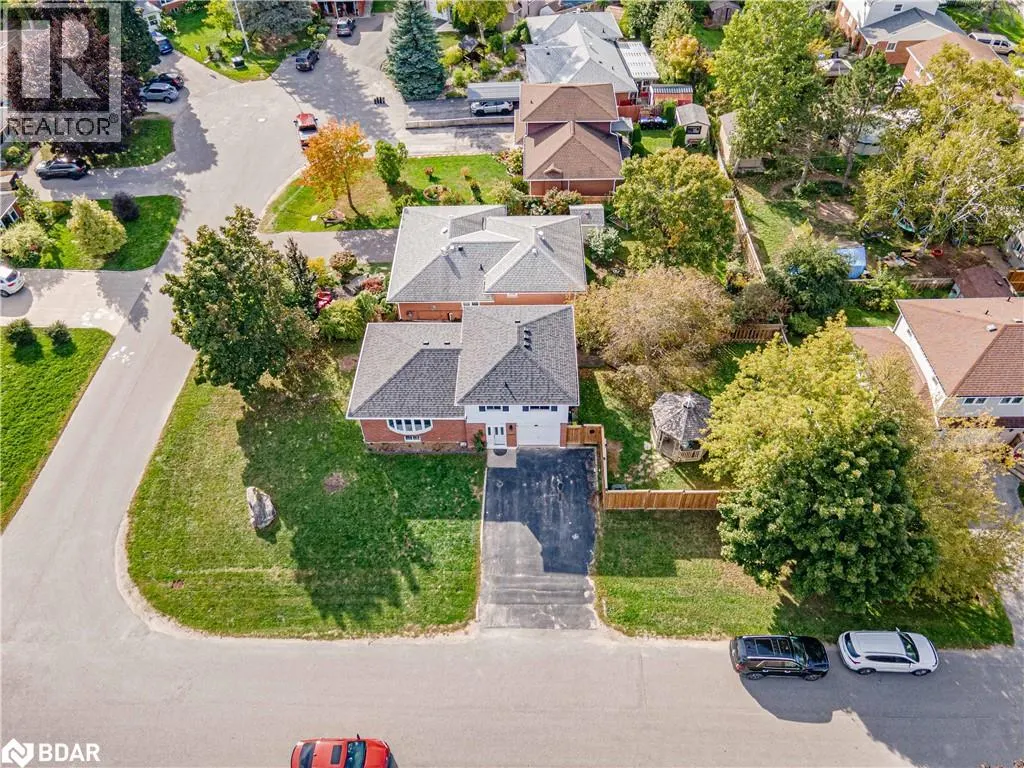 28 GIBBARD Crescent