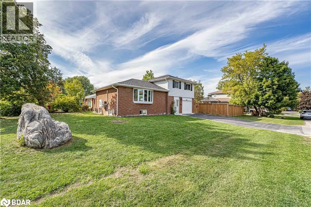 28 GIBBARD Crescent